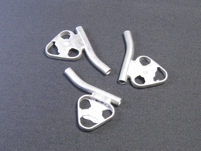 粉末打针成型对粘接剂的利用请求